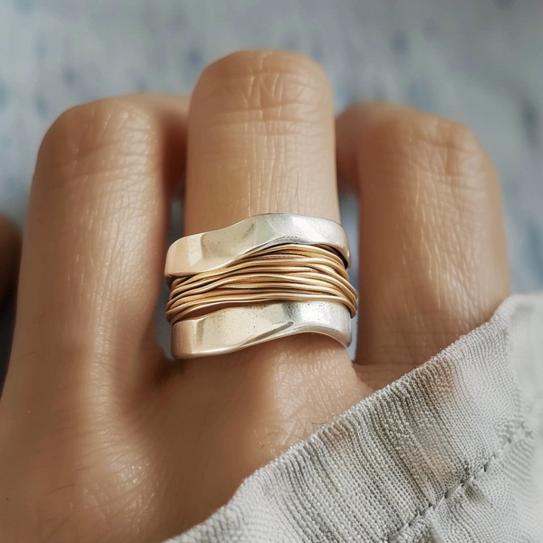 Emma & Rose™ | Silver Golden Threads Ring